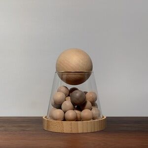 Decorative Essential Oil Aroma Diffuser Jar with Natural Wood Balls
